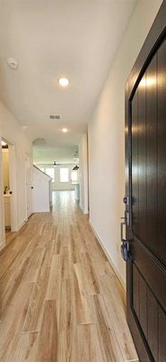 Interior, Pendant Lights, Recessed Lighting, Wood Texture Flooring