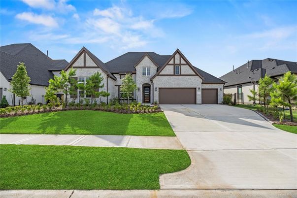 Attached, Exterior, Facade, Tudor Revival