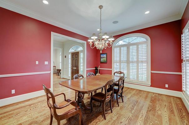 Chandelier, Dining room, Interior, Recessed Lighting, Wood Texture Flooring