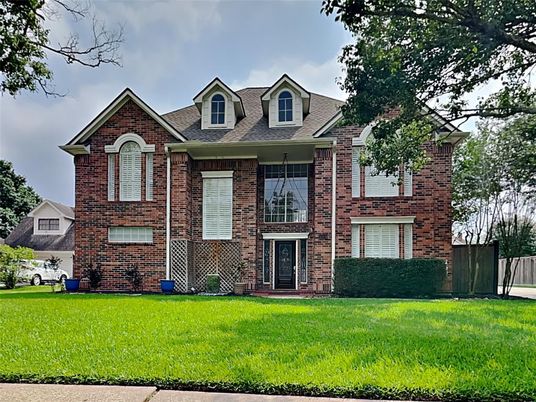 Exterior, Facade, Brick Facade, Brick Traditional