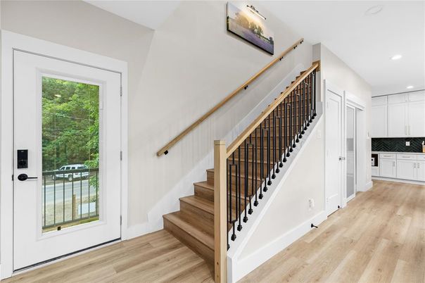 Interior, Recessed Lighting, Wood Texture Flooring