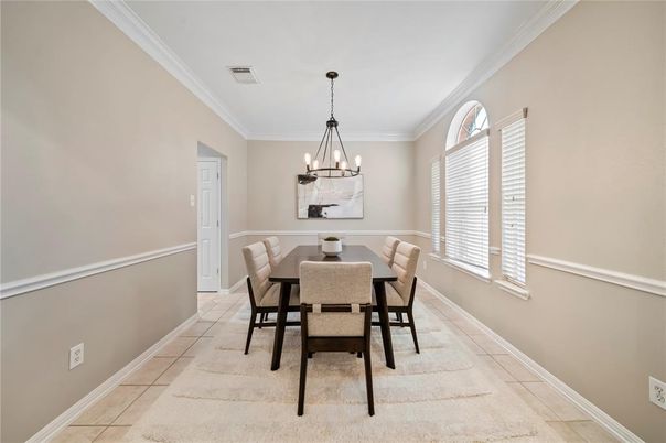 Chandelier, Dining room, Interior, Pendant Lights