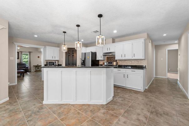 Interior, Kitchen, Pendant Lights, Recessed Lighting