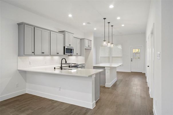 Interior, Kitchen, Pendant Lights, Recessed Lighting, Wood Texture Flooring