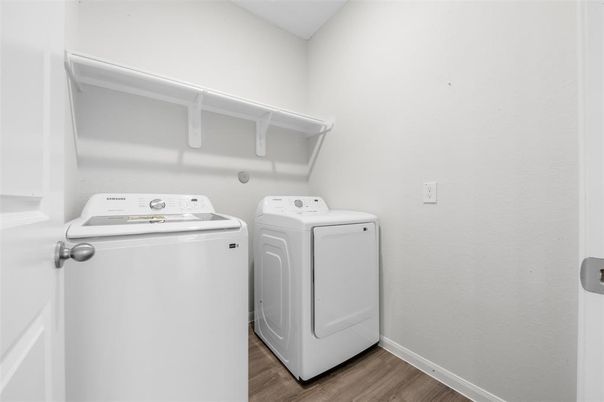 Interior, Washer, Wood Texture Flooring