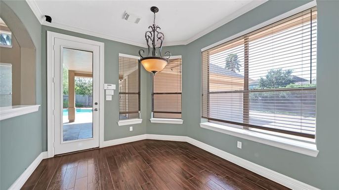 Interior, Pendant Lights, Wood Texture Flooring