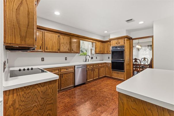 Dining room, Interior, Kitchen, Recessed Lighting, Wood Texture Flooring