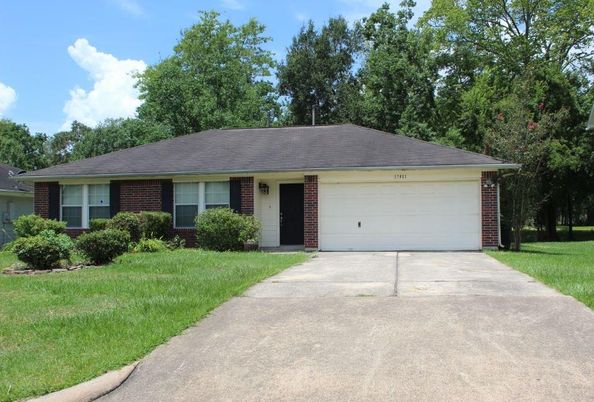 Attached, Exterior, Facade, Brick Facade, Ranch