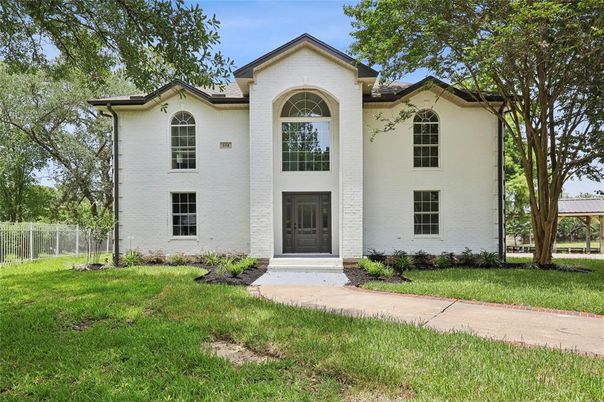 Exterior, Facade, French Provincial