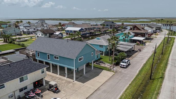Exterior, Drone