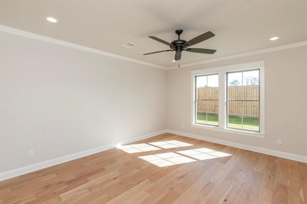 Empty room, Interior, Recessed Lighting, Wood Texture Flooring