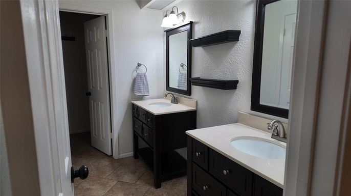 Bathroom, Dual Sink Vanities, Interior