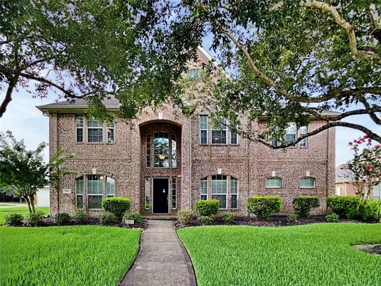 Exterior, Facade, Brick Facade, French Provincial