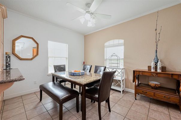 Dining room, Interior