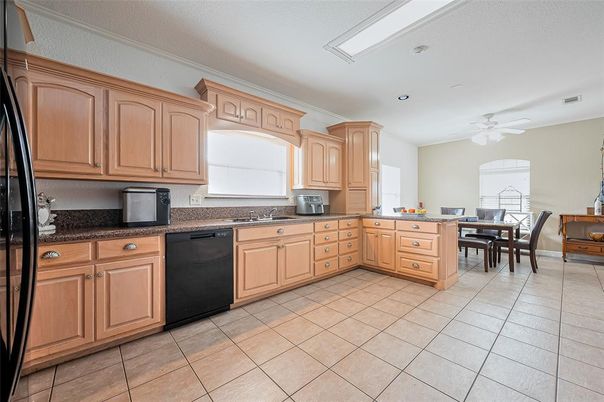 Dining room, Interior, Kitchen, Recessed Lighting