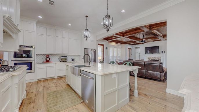 Interior, Kitchen, Living room, Pendant Lights, Recessed Lighting, Stainless Steel Appliances, Wooden Beams, Wooden Ceilings, Wood Texture Flooring