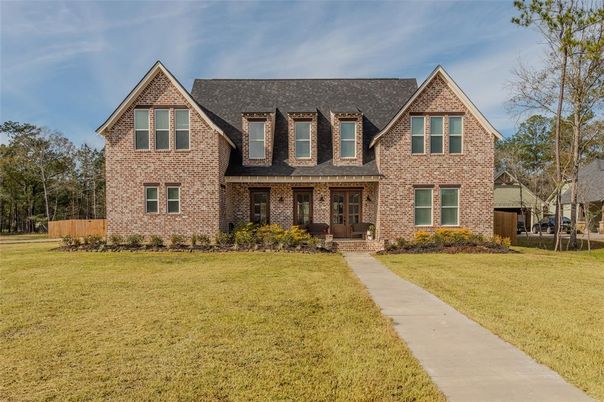 Exterior, Facade, Brick Facade, Brick Traditional