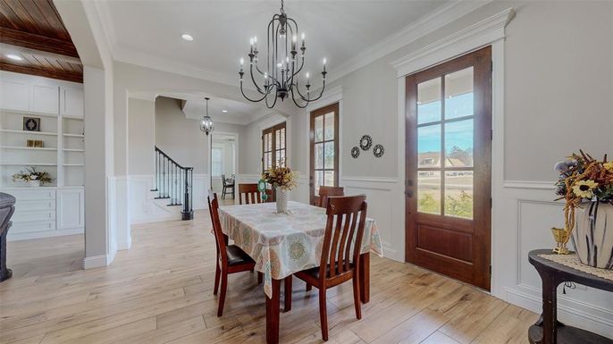 Chandelier, Dining room, Interior, Pendant Lights, Recessed Lighting, Wood Texture Flooring