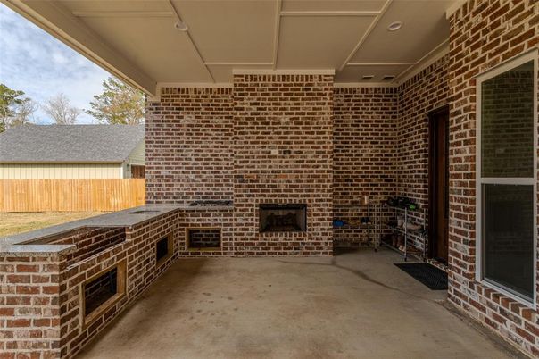 Exterior, Fireplace