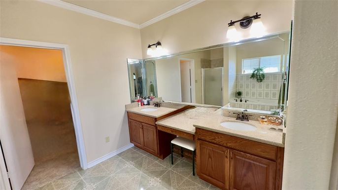 Bathroom, Dual Sink Vanities, Interior