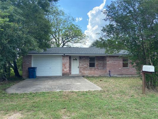 Attached, Exterior, Facade, Brick Facade, Ranch