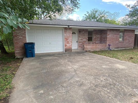 Attached, Exterior, Facade, Brick Facade, Ranch