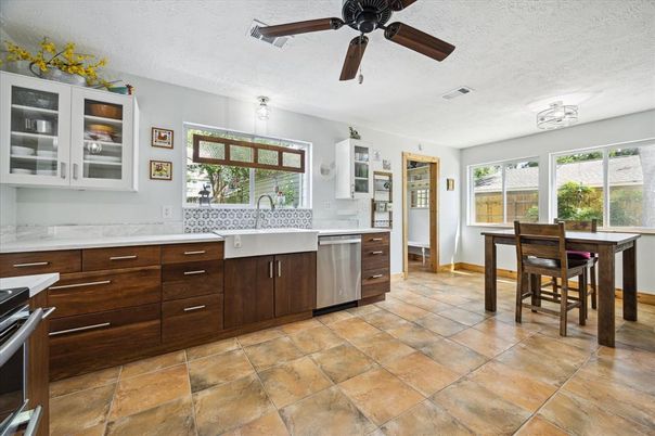 Dining room, Interior, Kitchen, Stainless Steel Appliances