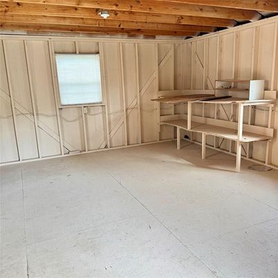 Empty room, Interior, Wooden Beams, Wooden Ceilings