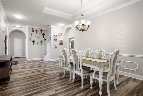Chandelier, Dining room, Interior, Recessed Lighting, Wood Texture Flooring