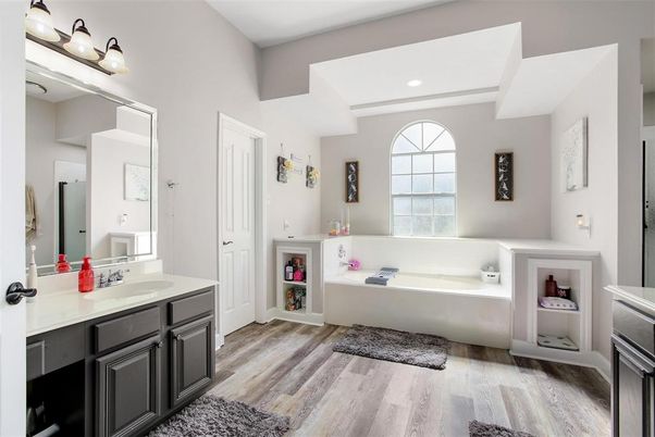 Bathroom, Interior, Recessed Lighting, Wood Texture Flooring