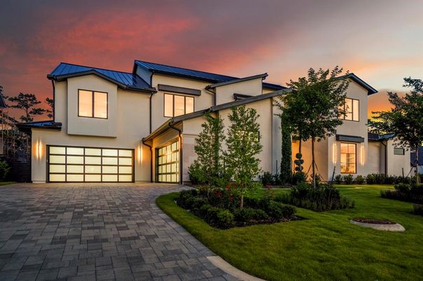 Attached, Exterior, Facade, Mediterranean