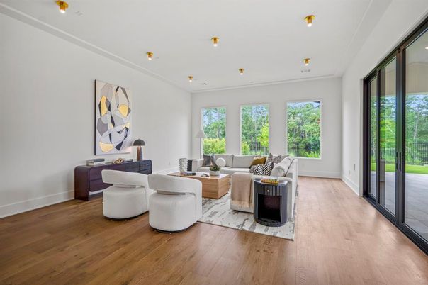 Interior, Living room, Recessed Lighting, Wood Texture Flooring
