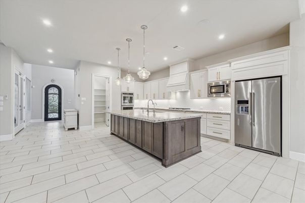 Interior, Kitchen, Pendant Lights, Recessed Lighting, Stainless Steel Appliances
