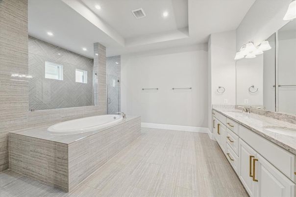 Bathroom, Dual Sink Vanities, Interior, Recessed Lighting