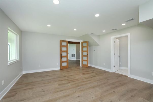 Empty room, Interior, Recessed Lighting, Wood Texture Flooring