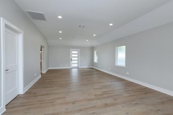 Empty room, Interior, Recessed Lighting, Wood Texture Flooring