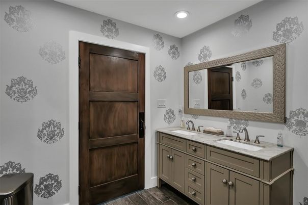 Bathroom, Dual Sink Vanities, Interior, Recessed Lighting