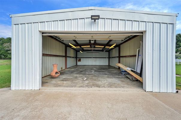 Detached Garage, Exterior
