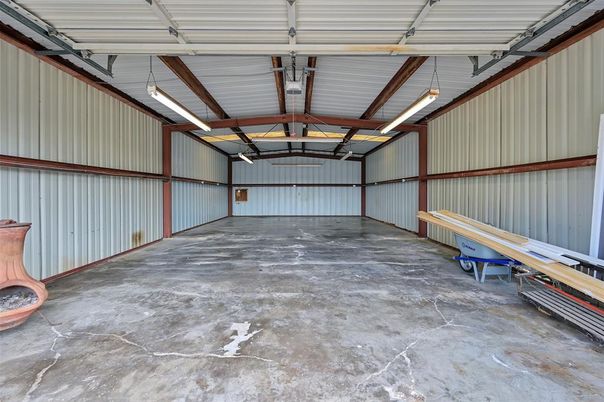 Garage, Interior