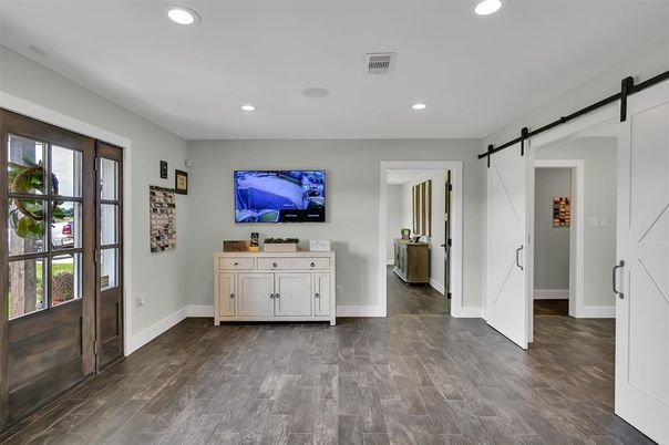 Interior, Recessed Lighting, Wood Texture Flooring