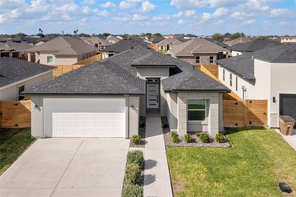 Attached, Exterior, Facade, Brick Traditional