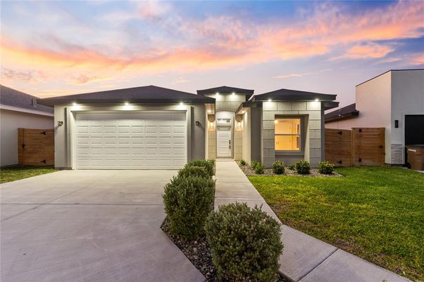Attached, Exterior, Facade, Modern