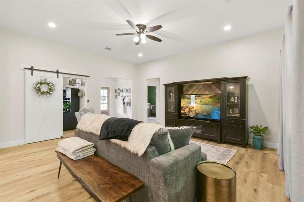 Interior, Living room, Recessed Lighting, Wood Texture Flooring