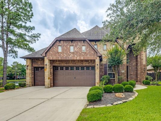 Attached, Exterior, Facade, Brick Facade, Brick Traditional