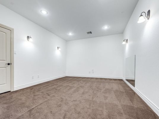 Empty room, Interior, Recessed Lighting