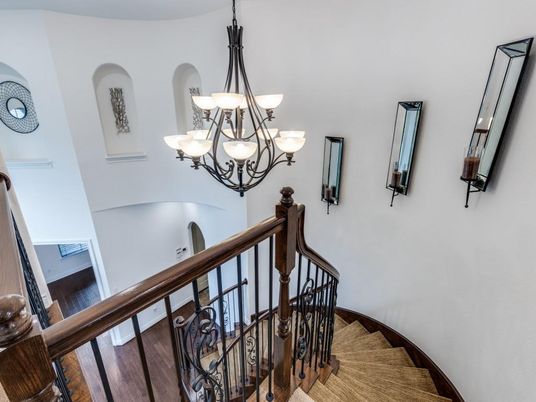 Chandelier, Interior