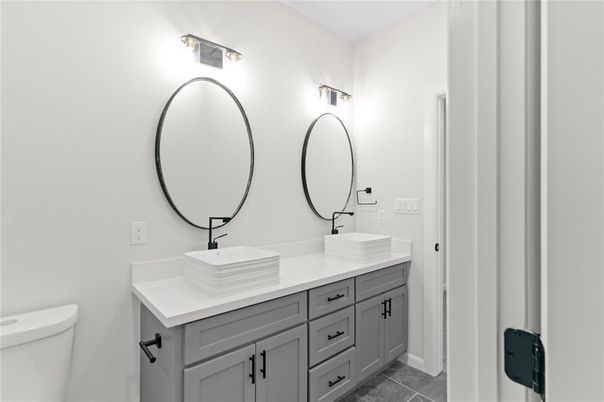 Bathroom, Dual Sink Vanities, Interior