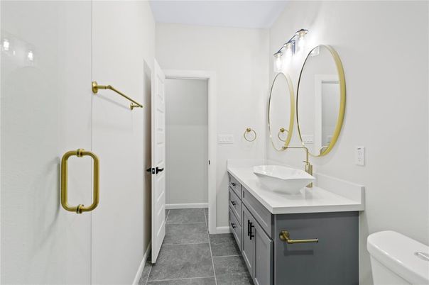 Bathroom, Dual Sink Vanities, Interior