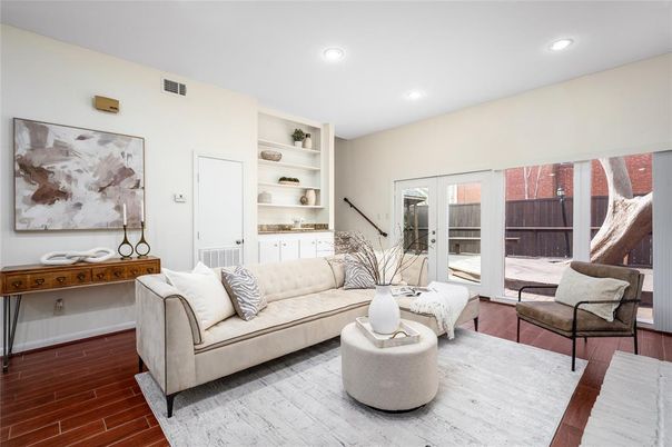 Interior, Living room, Recessed Lighting, Wood Texture Flooring