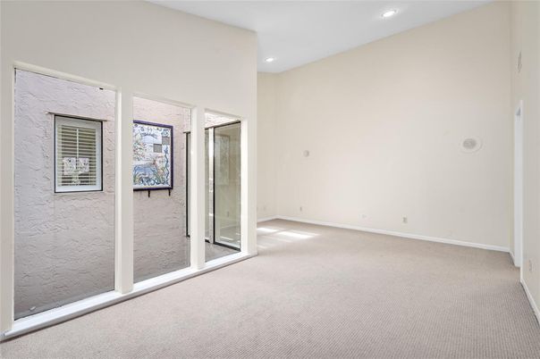 Empty room, Interior, Recessed Lighting